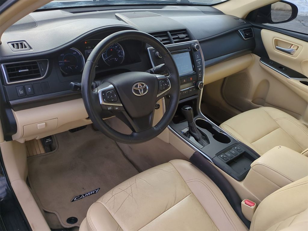 2015 Toyota Camry XLE 2