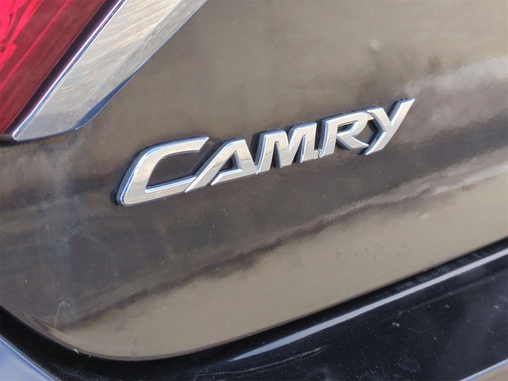 2015 Toyota Camry XLE 23