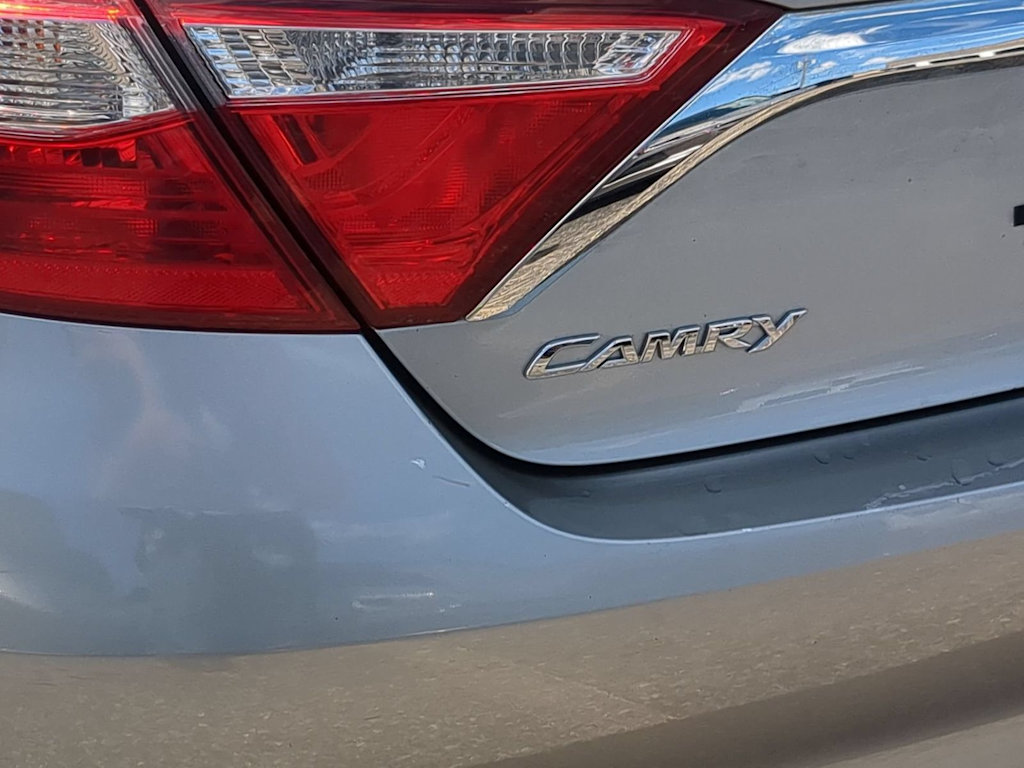 Thumbnail: 2017 Toyota Camry - 24