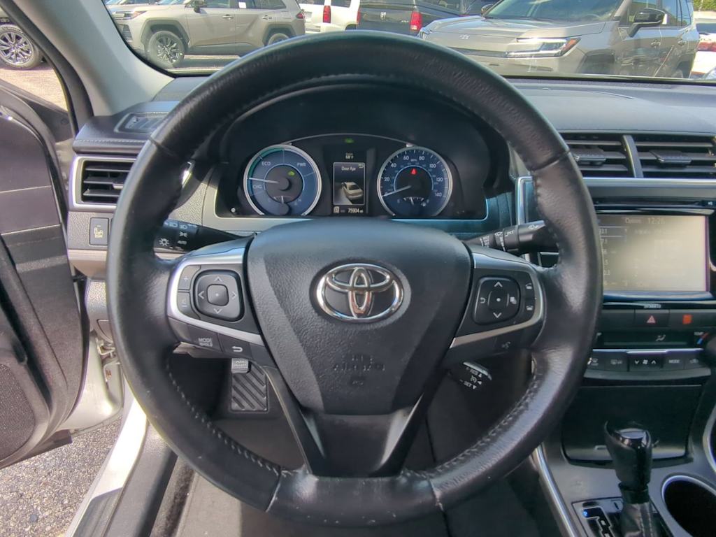 Thumbnail: 2017 Toyota Camry - 12