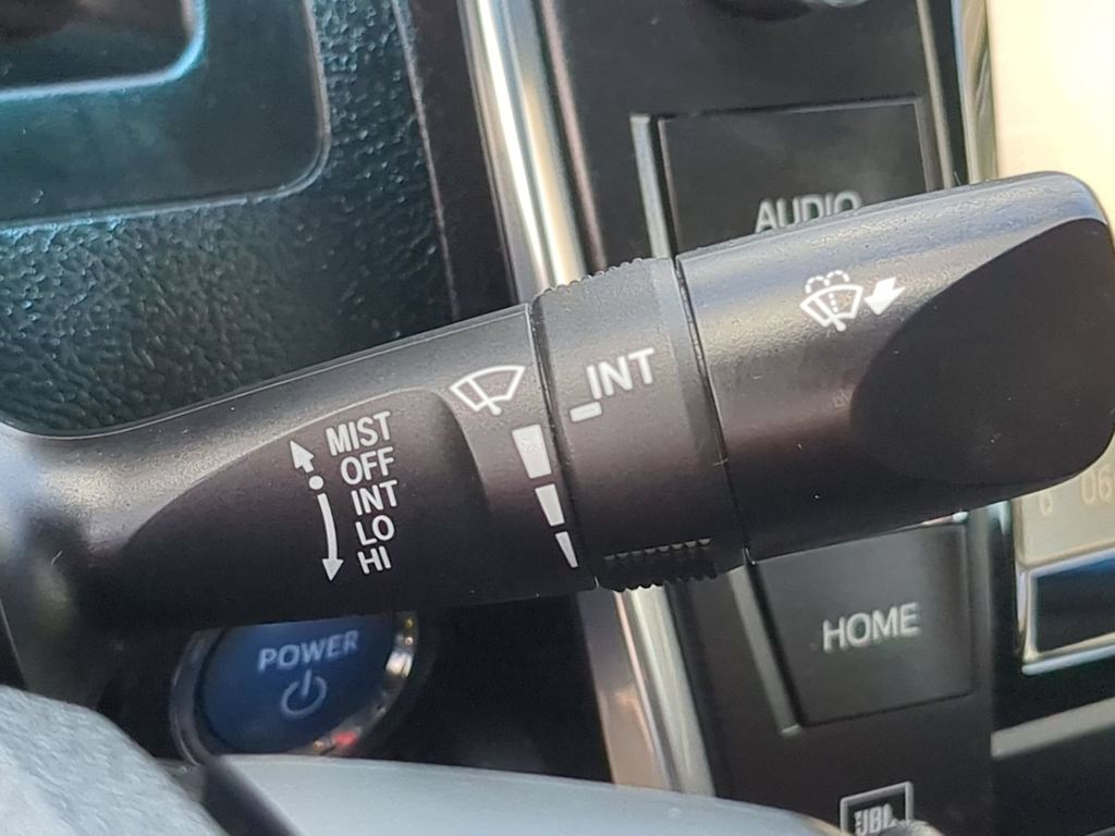 Thumbnail: 2017 Toyota Camry - 30
