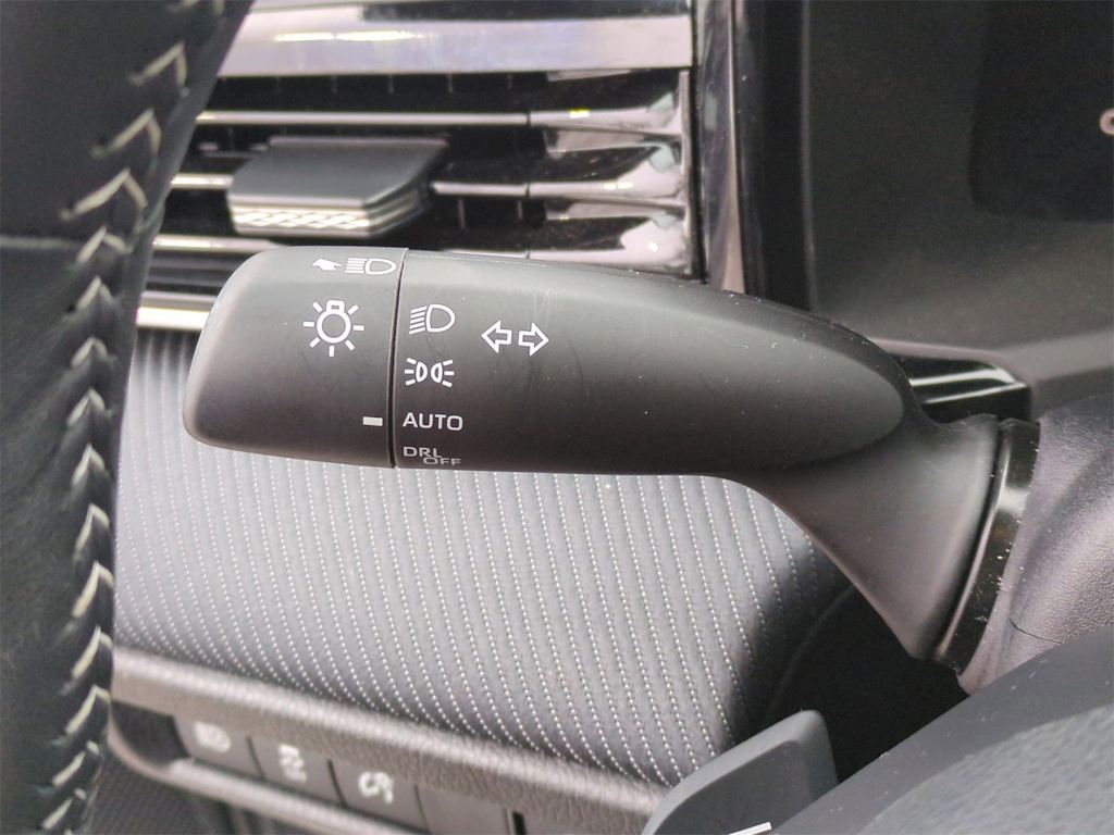 Thumbnail: 2025 Toyota Camry - 29