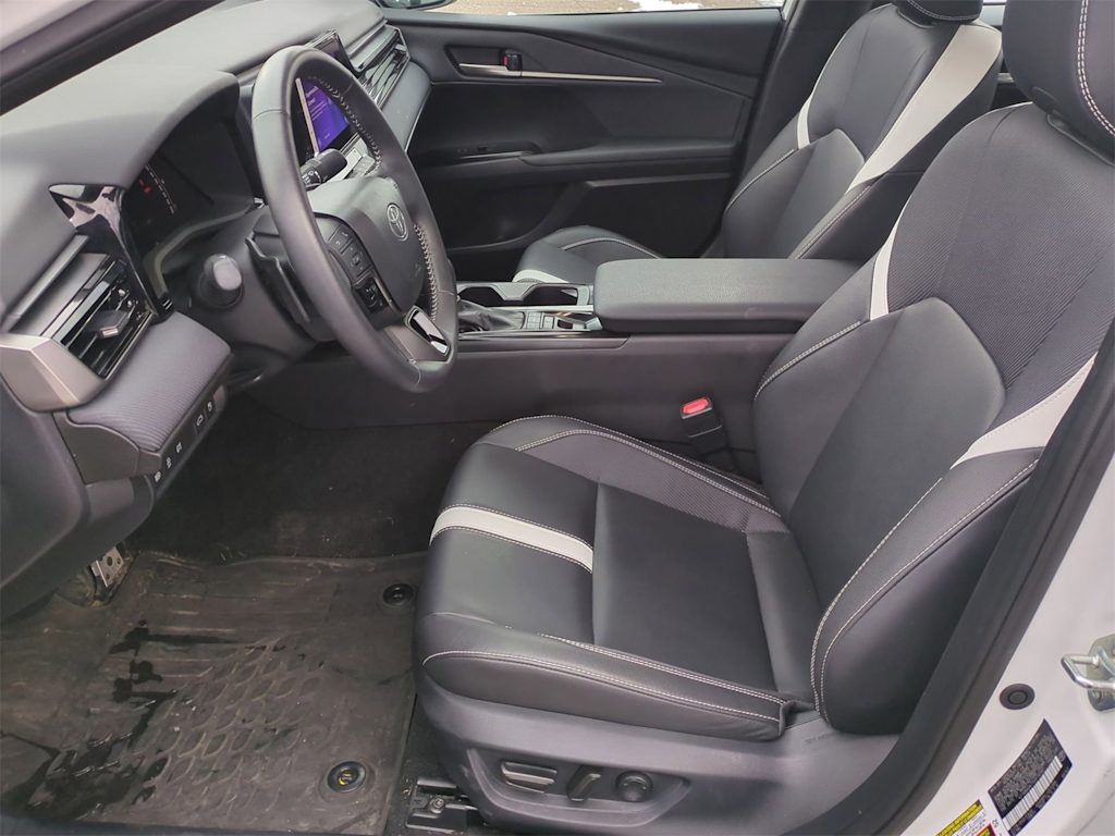 Thumbnail: 2025 Toyota Camry - 9