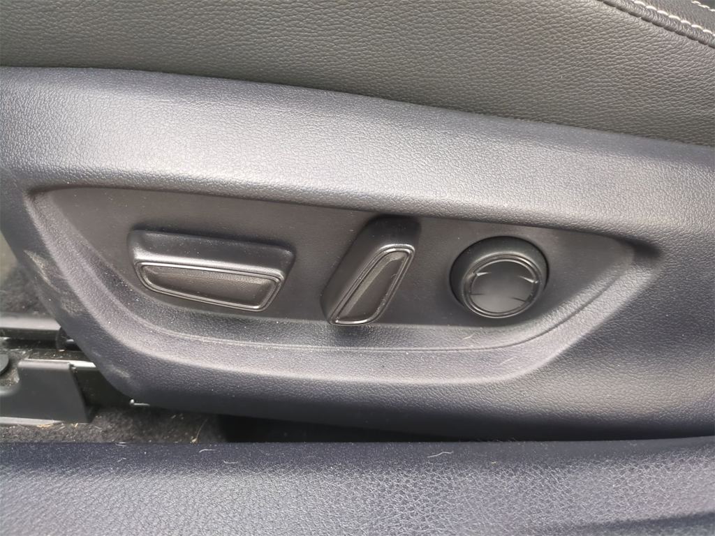 Thumbnail: 2025 Toyota Camry - 24