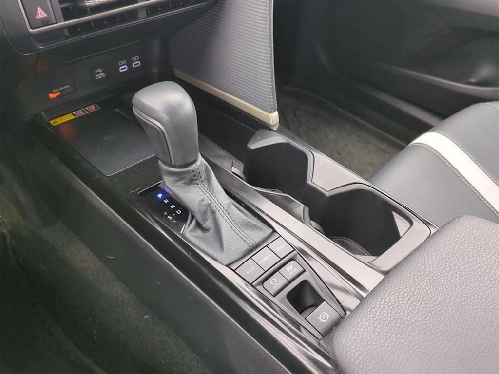 Thumbnail: 2025 Toyota Camry - 34