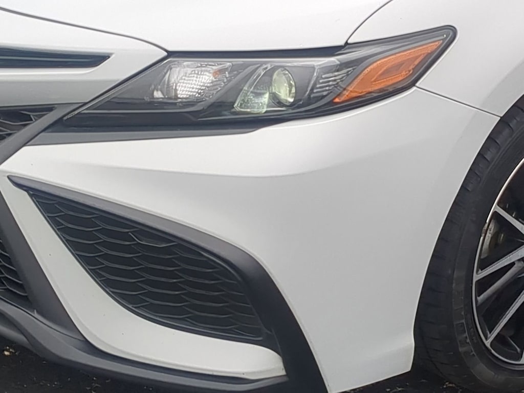 Thumbnail: 2022 Toyota Camry - 23