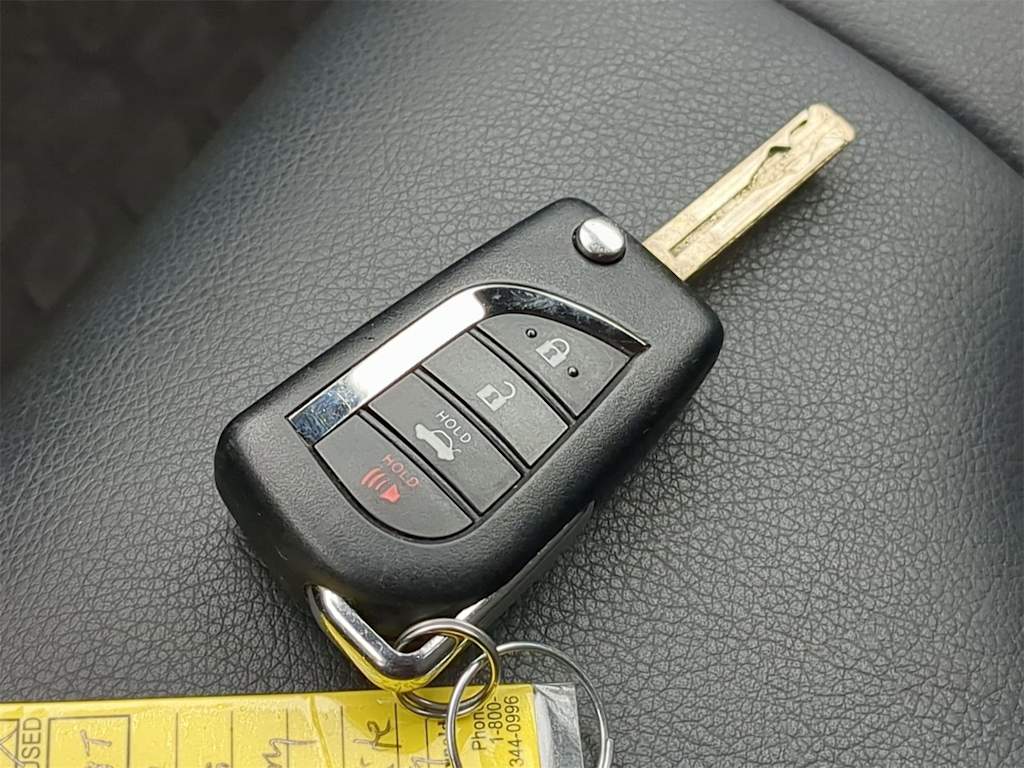 Thumbnail: 2024 Toyota Camry - 18