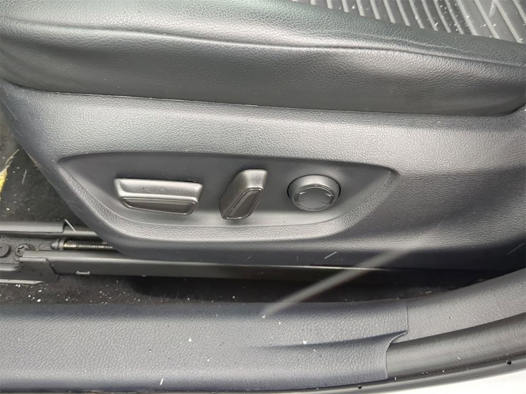 Thumbnail: 2024 Toyota Camry - 33