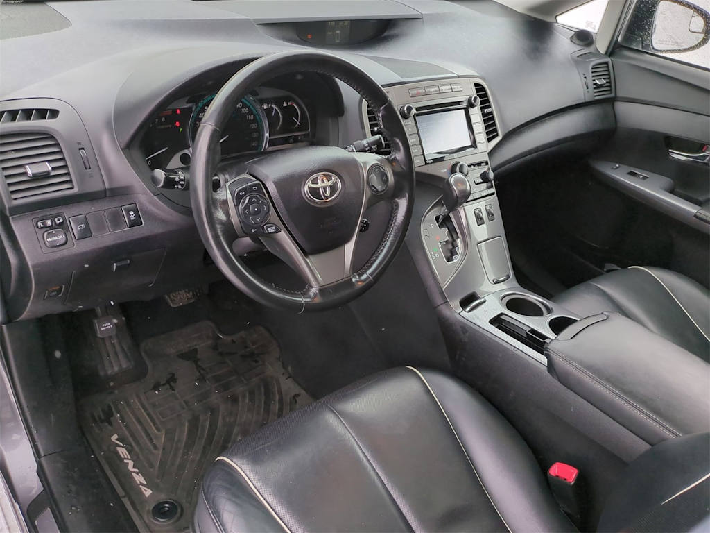 2015 Toyota Venza XLE 2