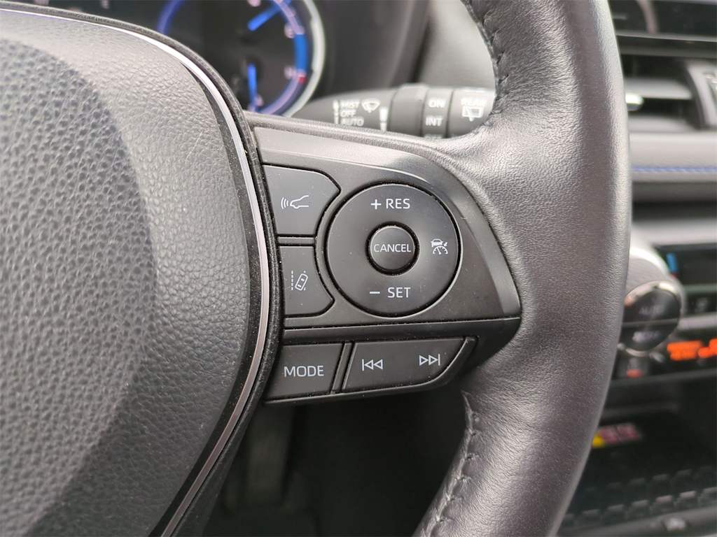 2022 Toyota RAV4 XSE 28