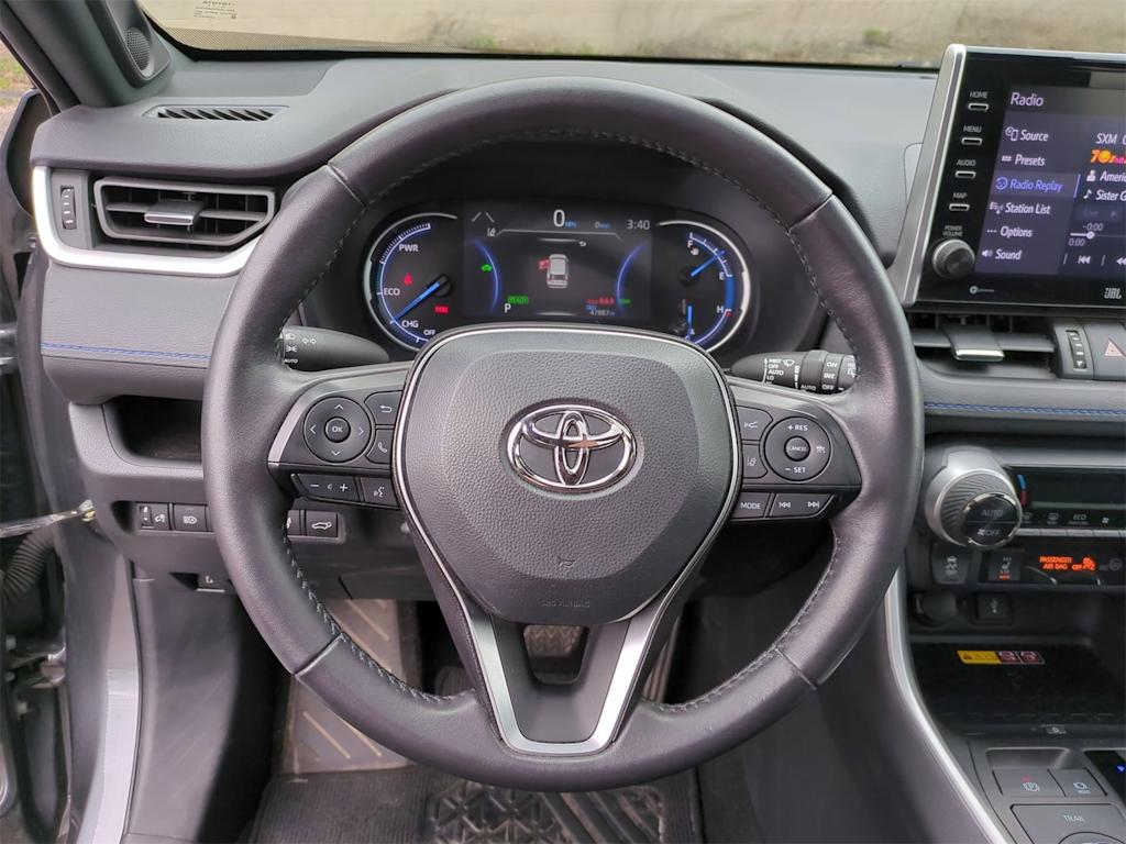 2022 Toyota RAV4 XSE 13