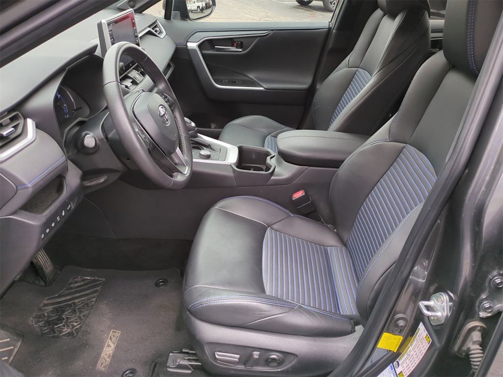 2022 Toyota RAV4 XSE 10