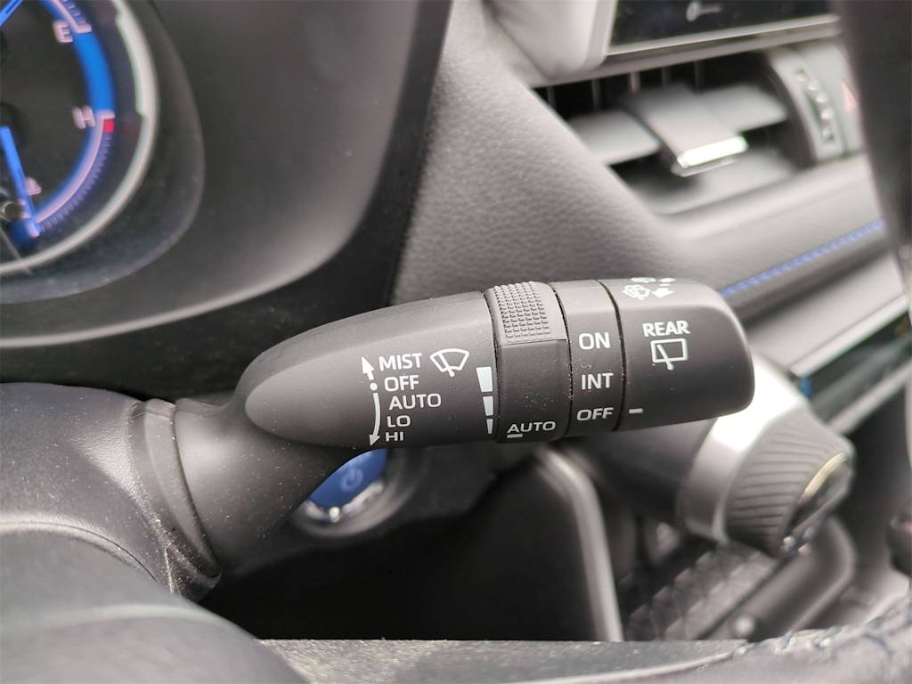 2022 Toyota RAV4 XSE 29