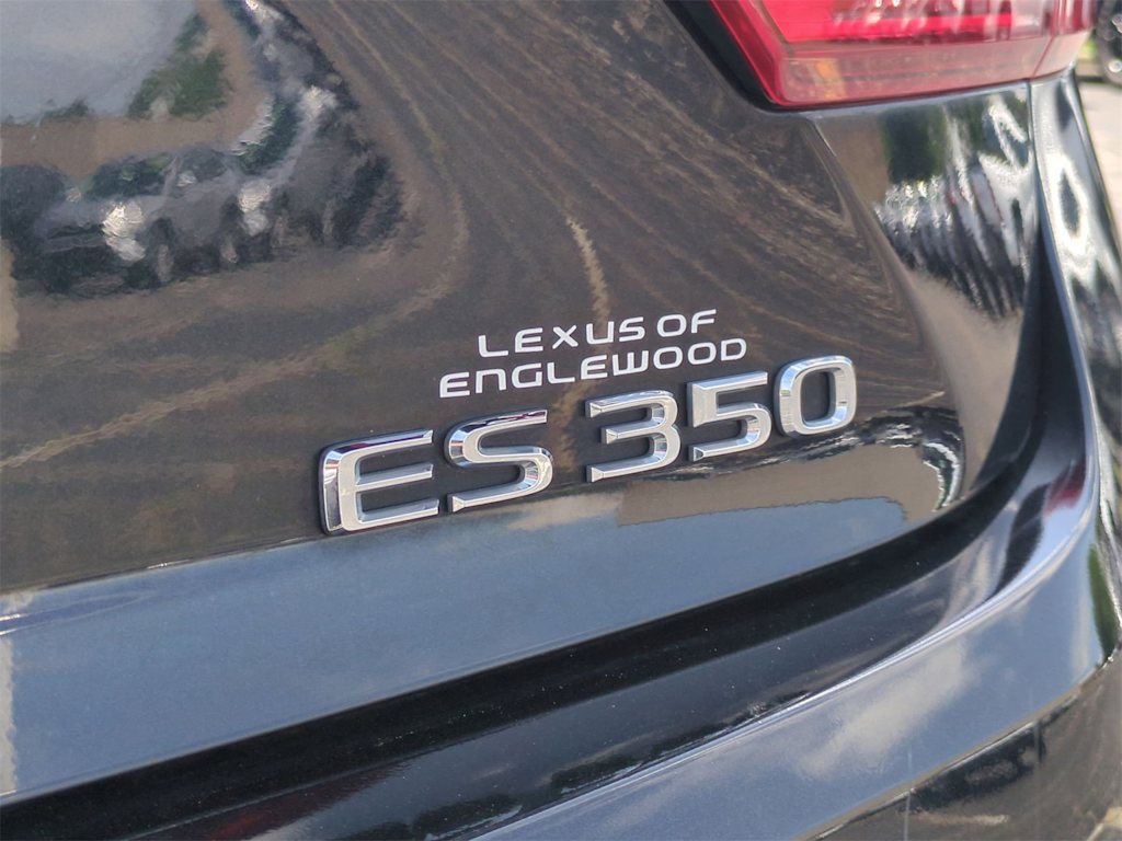 Thumbnail: 2017 Lexus ES - 24
