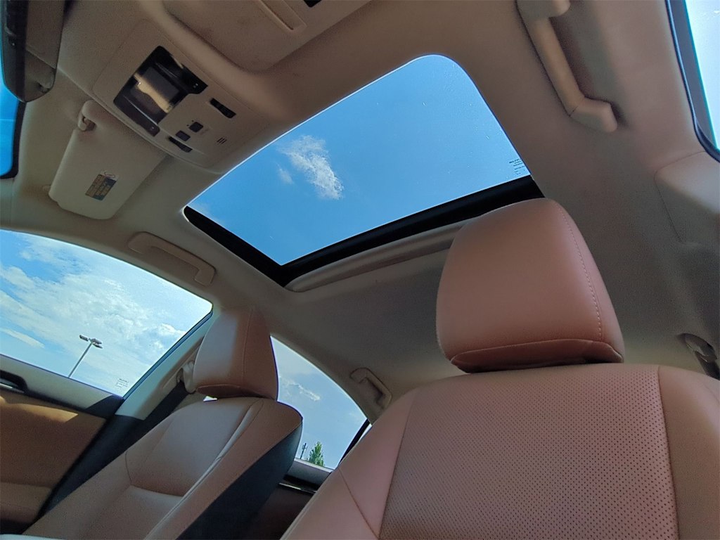 Thumbnail: 2017 Lexus ES - 25