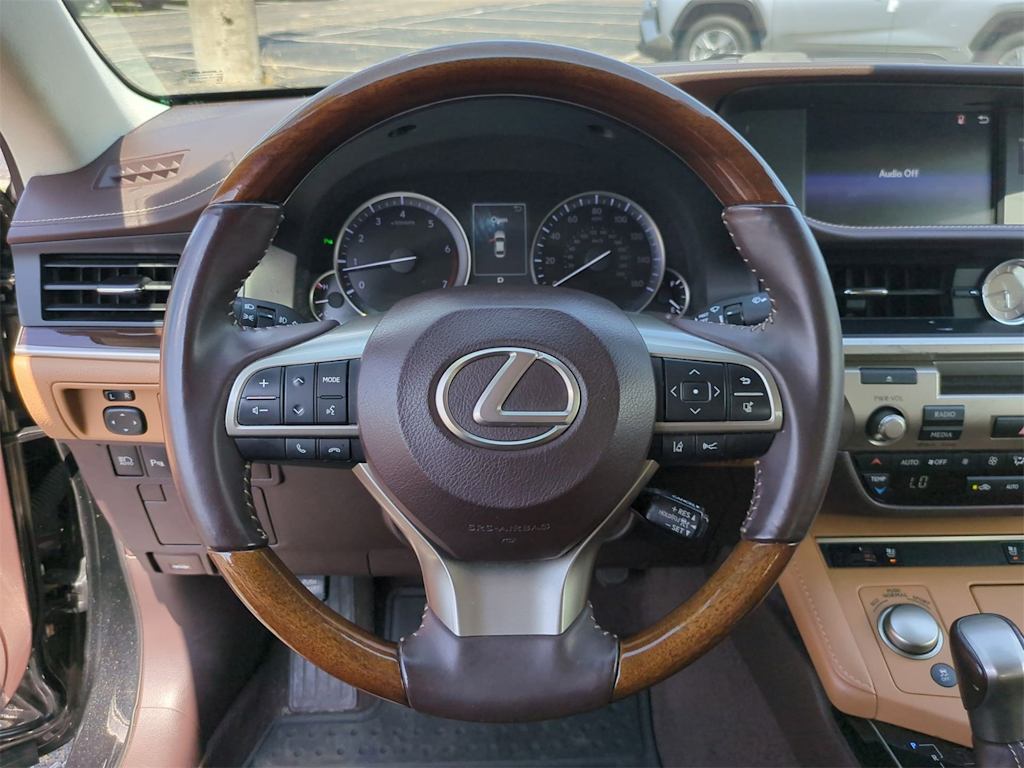 Thumbnail: 2017 Lexus ES - 12