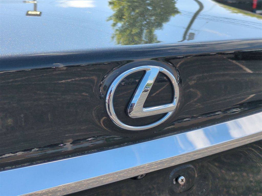 Thumbnail: 2017 Lexus ES - 6
