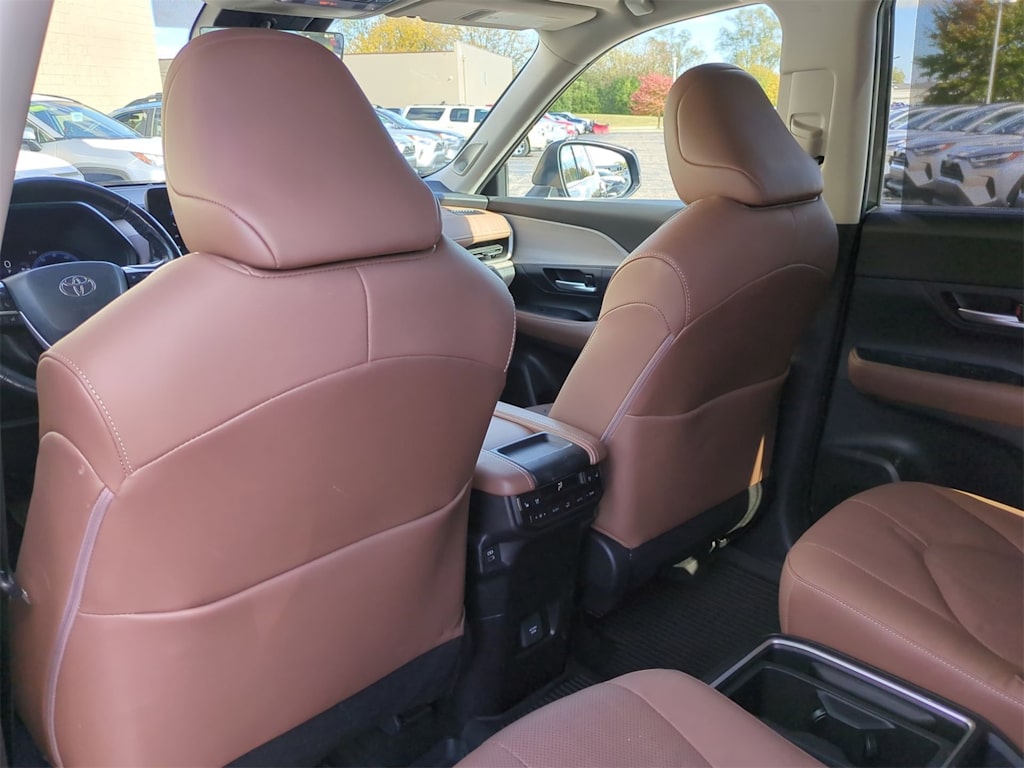 Thumbnail: 2024 Toyota Grand Highlander - 12