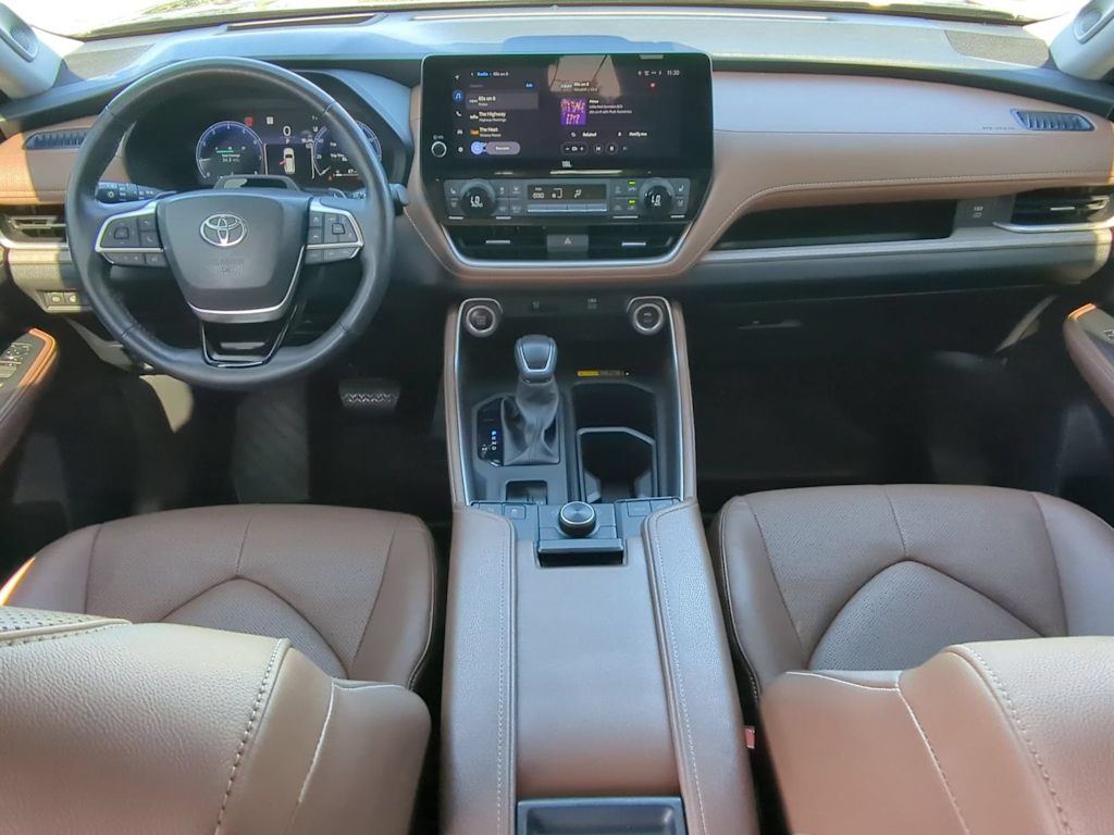 Thumbnail: 2024 Toyota Grand Highlander - 10