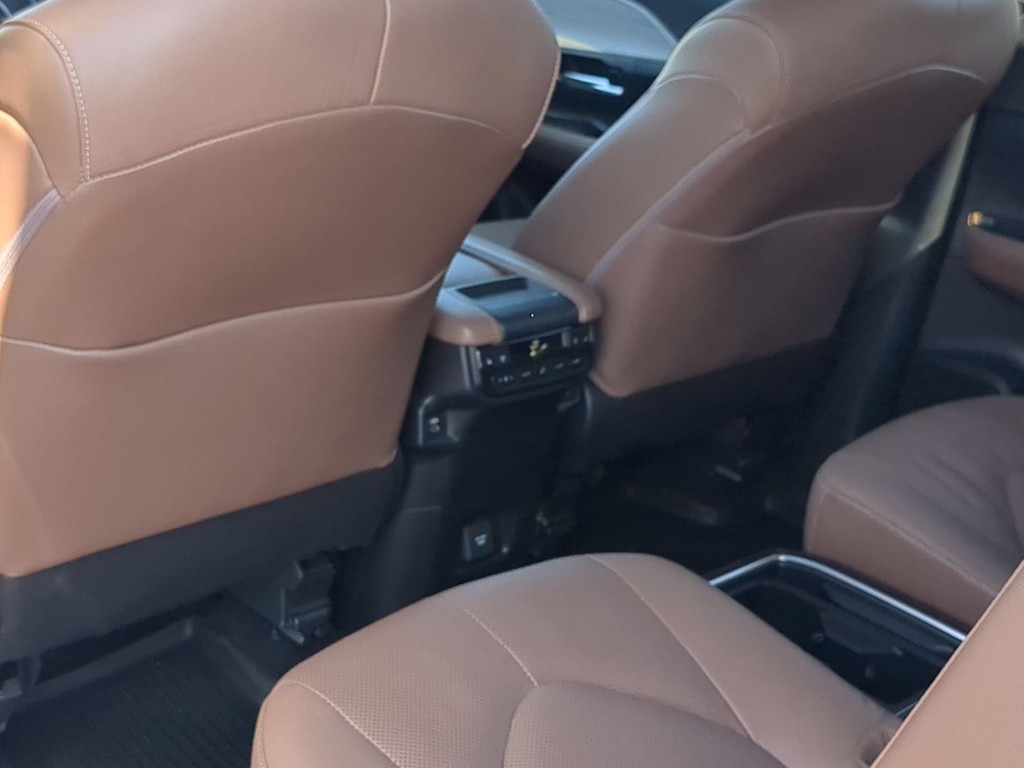 Thumbnail: 2024 Toyota Grand Highlander - 26
