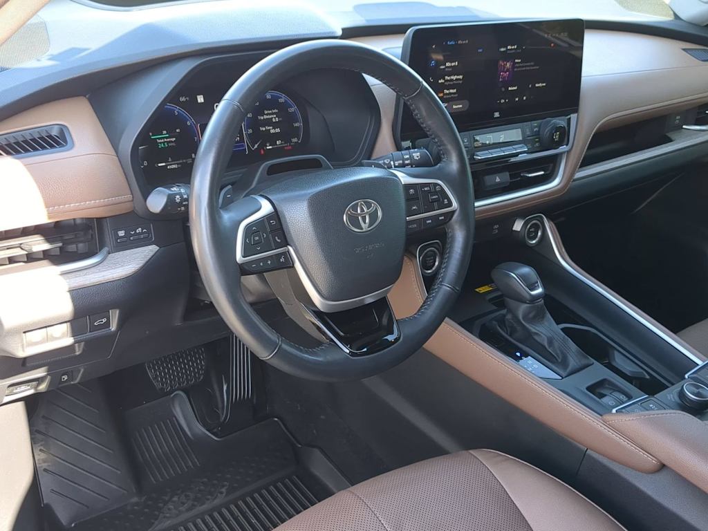 Thumbnail: 2024 Toyota Grand Highlander - 2