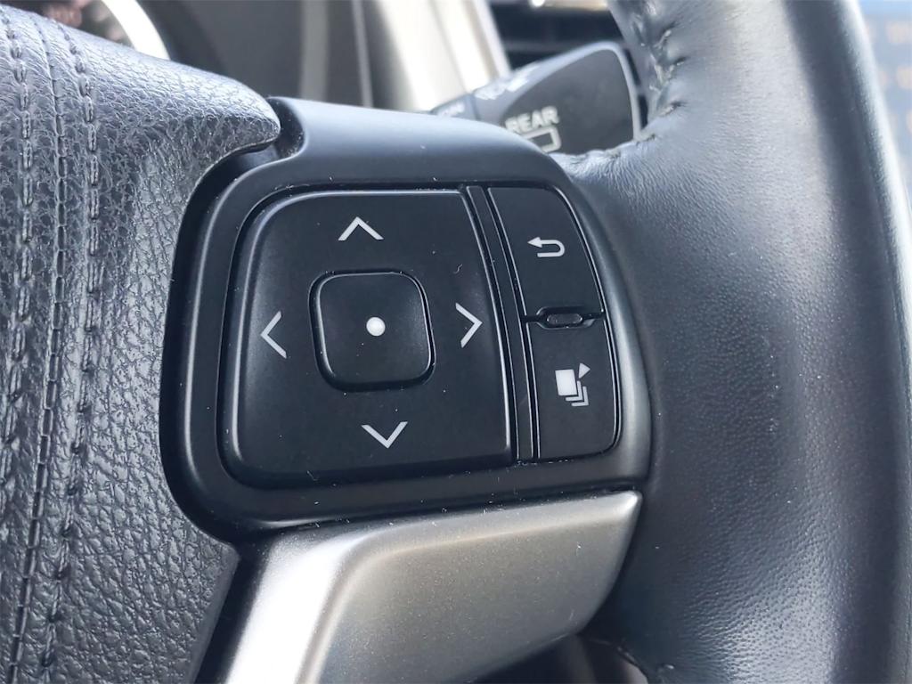 2016 Toyota Highlander Limited 30