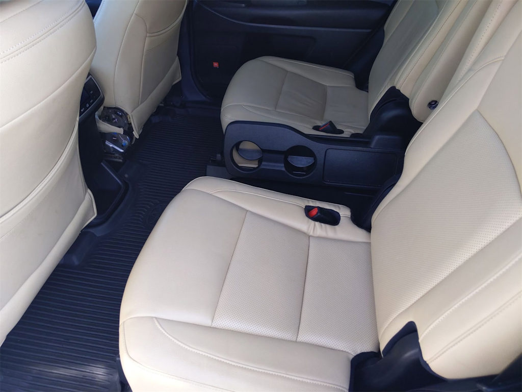 2016 Toyota Highlander Limited 13