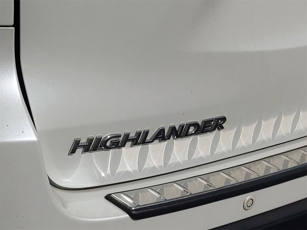 2016 Toyota Highlander Limited 24