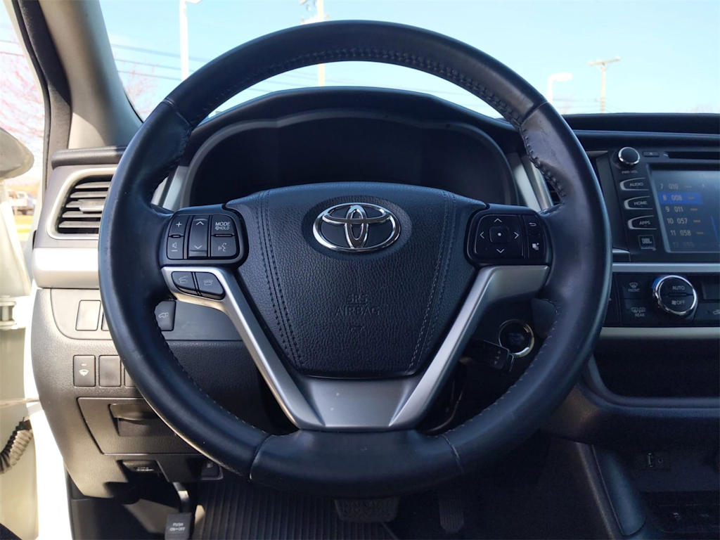 2016 Toyota Highlander Limited 14
