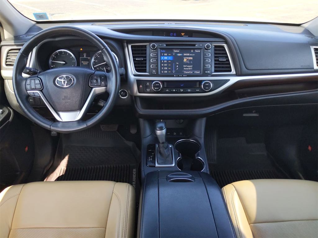 2016 Toyota Highlander Limited 10