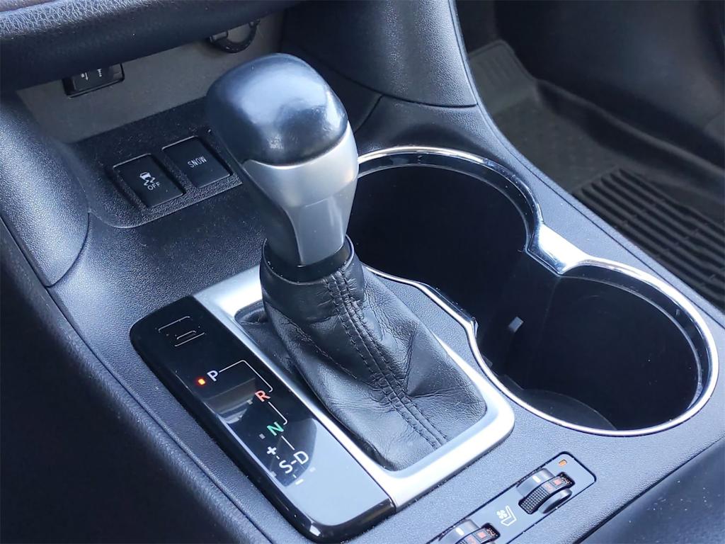 2016 Toyota Highlander Limited 16