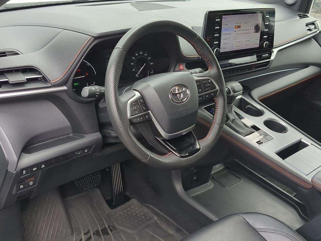 Thumbnail: 2023 Toyota Sienna - 2
