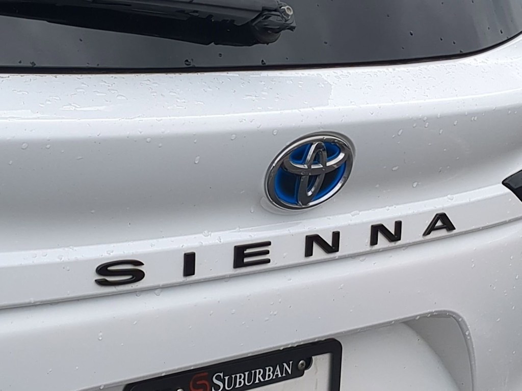 Thumbnail: 2023 Toyota Sienna - 24