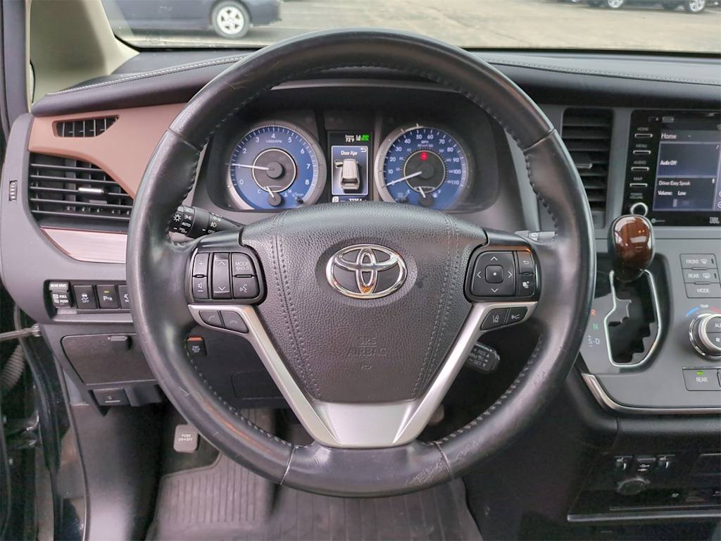 2019 Toyota Sienna Limited 13