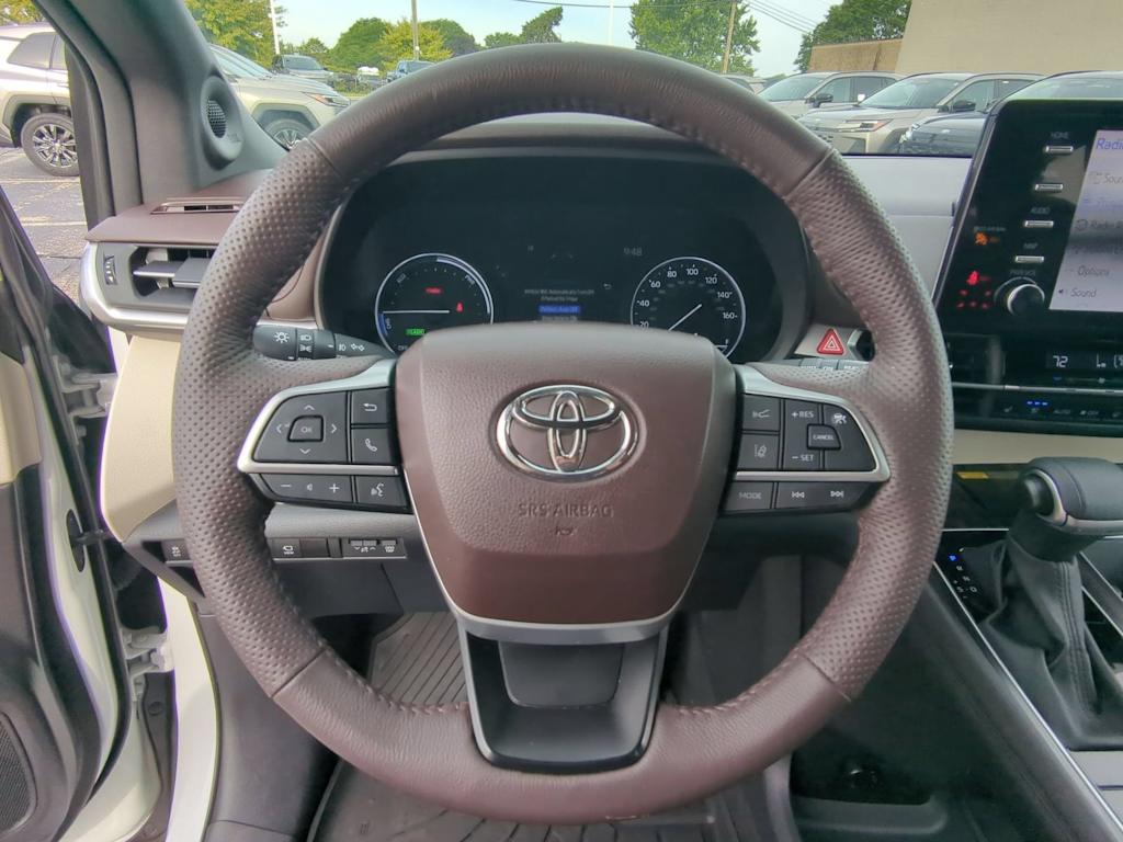 Thumbnail: 2024 Toyota Sienna - 13