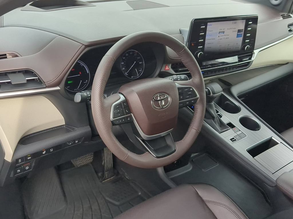 Thumbnail: 2024 Toyota Sienna - 2