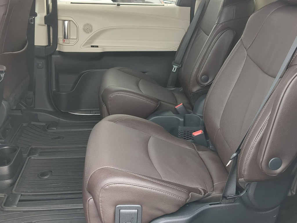Thumbnail: 2024 Toyota Sienna - 12