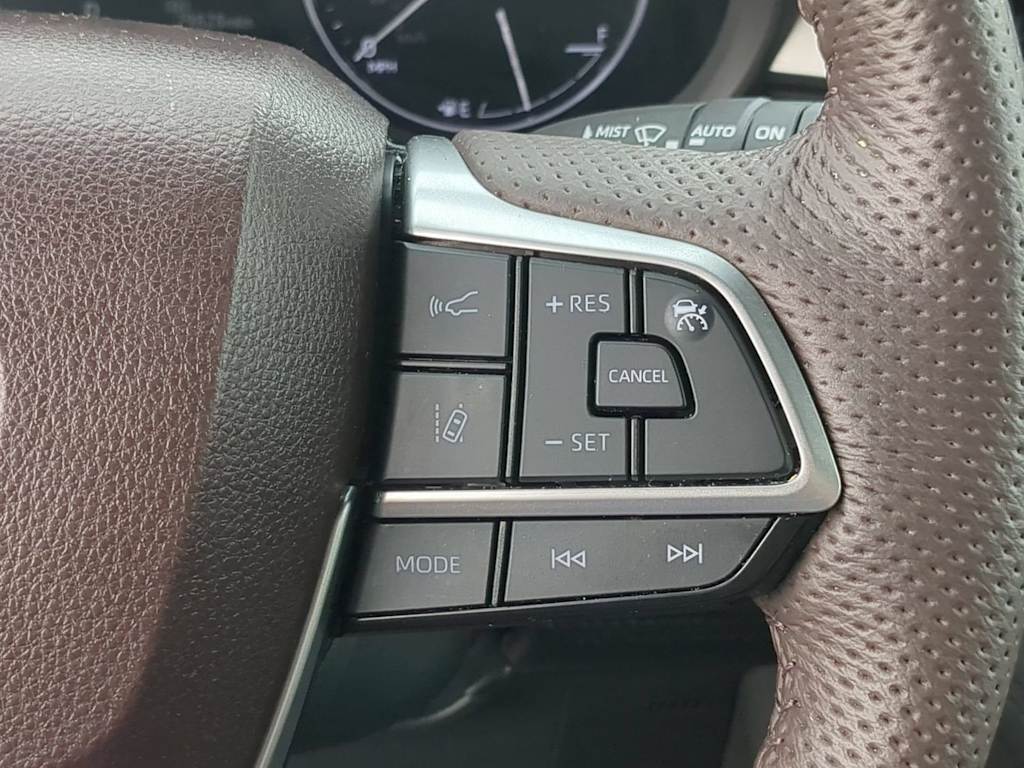 Thumbnail: 2024 Toyota Sienna - 28