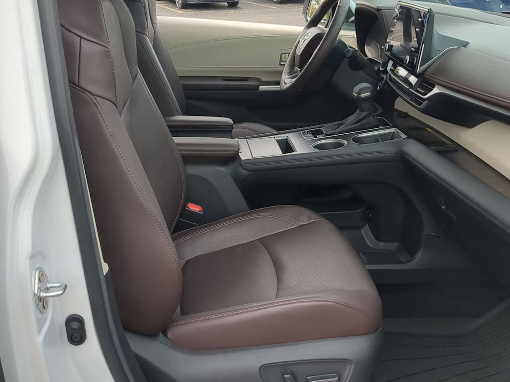 Thumbnail: 2024 Toyota Sienna - 11