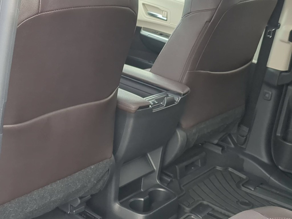 Thumbnail: 2024 Toyota Sienna - 25