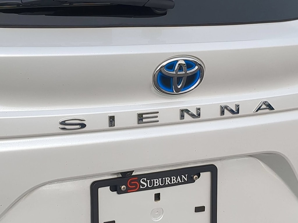 Thumbnail: 2024 Toyota Sienna - 23