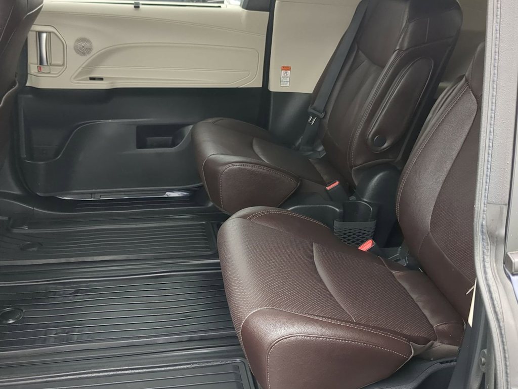 Thumbnail: 2022 Toyota Sienna - 26