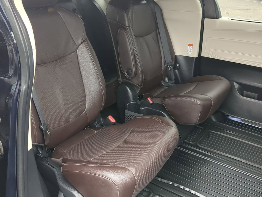 Thumbnail: 2022 Toyota Sienna - 27