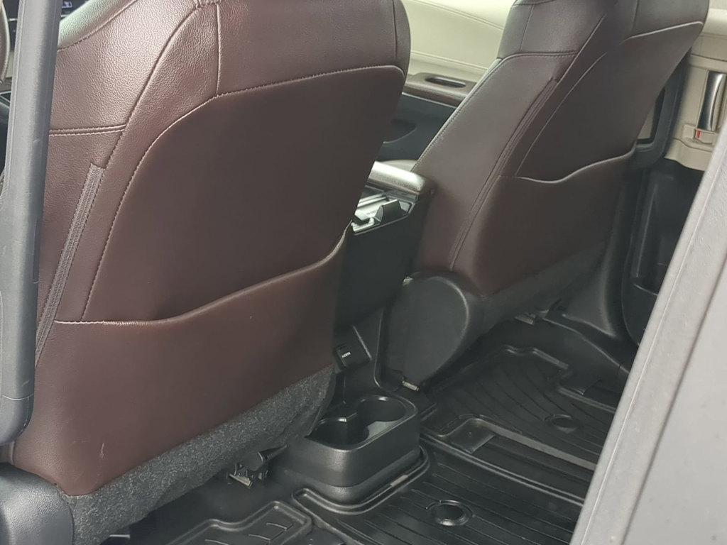 Thumbnail: 2022 Toyota Sienna - 12