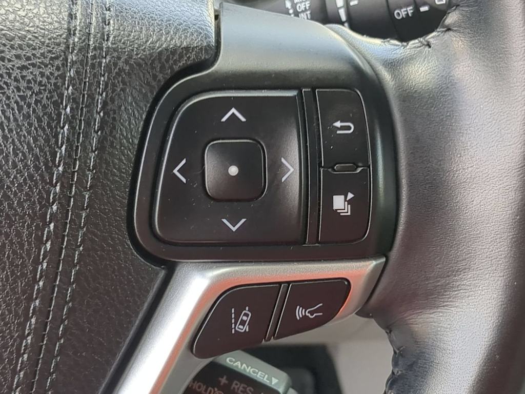 Thumbnail: 2018 Toyota Highlander - 29
