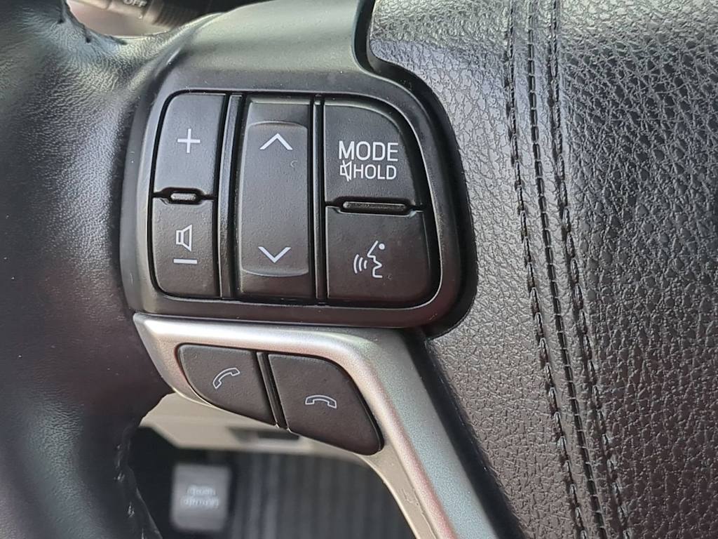 Thumbnail: 2018 Toyota Highlander - 28