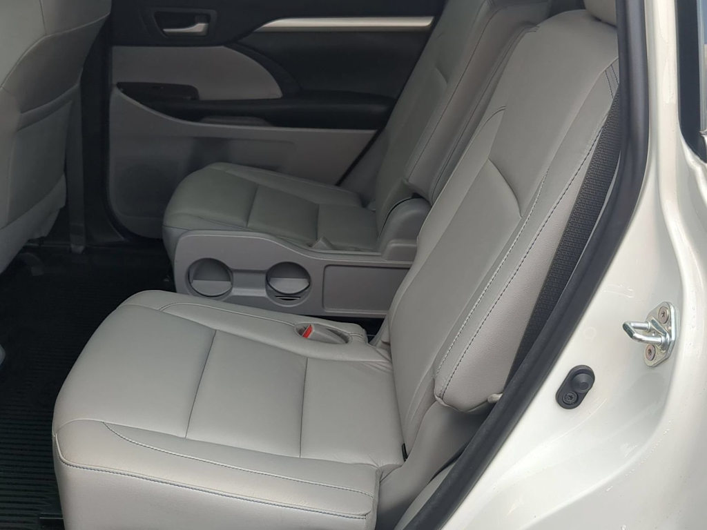 Thumbnail: 2018 Toyota Highlander - 12