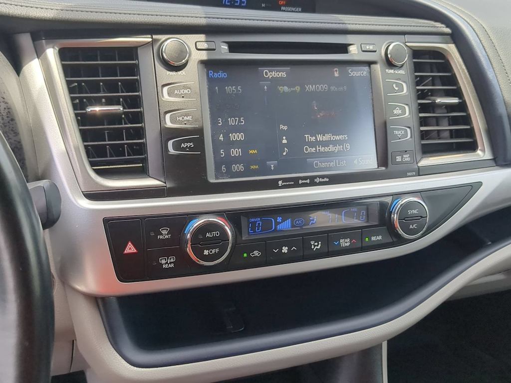 Thumbnail: 2018 Toyota Highlander - 14