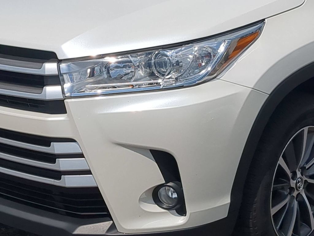Thumbnail: 2018 Toyota Highlander - 23