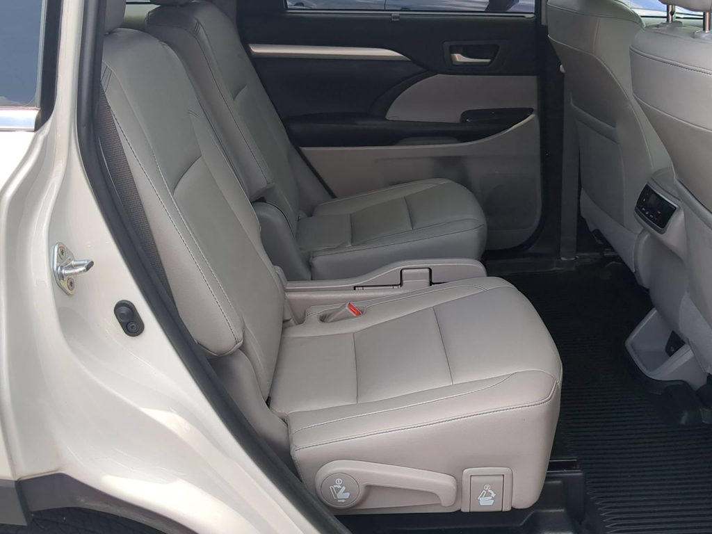 Thumbnail: 2018 Toyota Highlander - 27